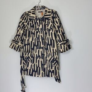 Taikonku Jacket, Size 8, Cream and Black, buttons, Pockets, Fancy Sleeves